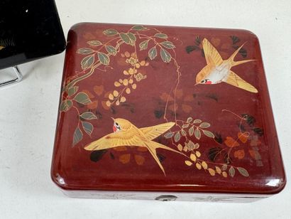 JAPAN, 20th century.
Two lacquered wood boxes...