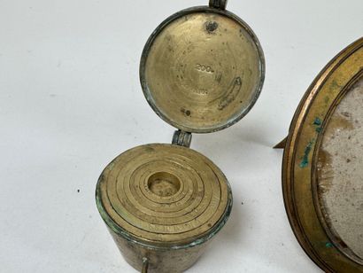 Small lot of display items including : 
-...
