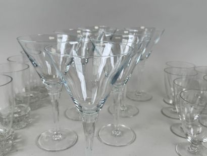 Crystal and glass lot including :
- 5 crystal...