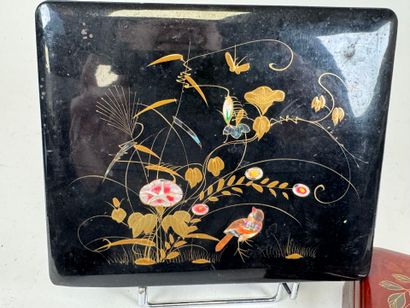 JAPAN, 20th century.
Two lacquered wood boxes...