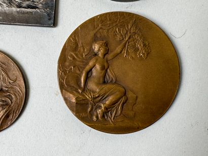 Lot of six bronze and silver medals including...