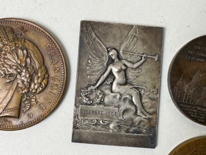 Lot of six bronze and silver medals including...