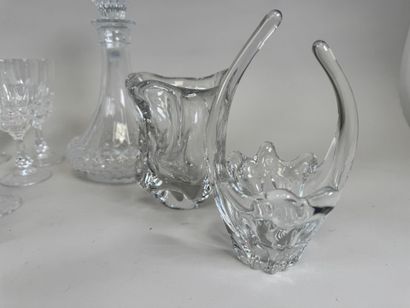Set of cut crystal glasses including :
-...