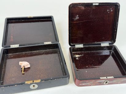 JAPAN, 20th century.
Two lacquered wood boxes...