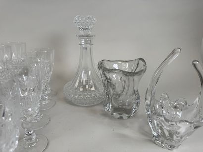 Set of cut crystal glasses including :
-...