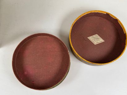 Large box for doll's clothes in boiled cardboard...