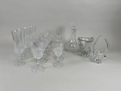 Set of cut crystal glasses including :
-...