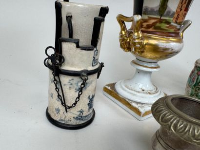 Small lot of display items including:
- PARIS,...