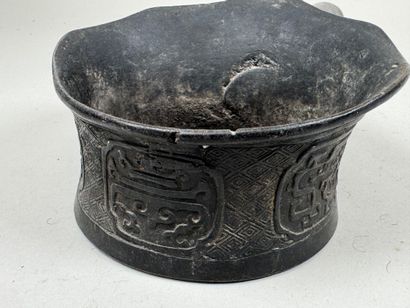 Vietnam, 20th century.
Bronze iron with chased...