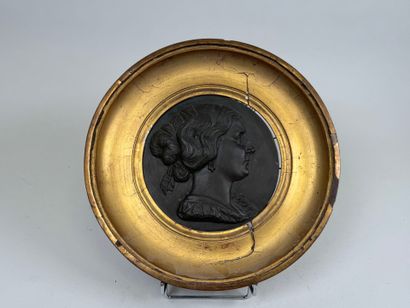 F. CHABAUD, 19th century.
Bust of a woman.
Circular...