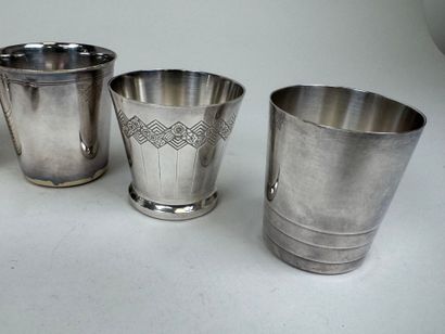 Set of silver-plated metal :
- a coffee pot,...