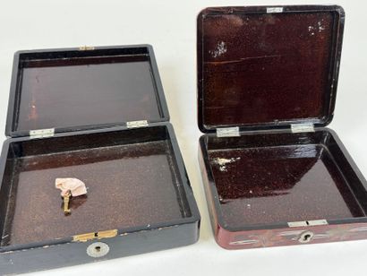 JAPAN, 20th century.
Two lacquered wood boxes...