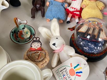 Very large lot of accessories and mismatched...