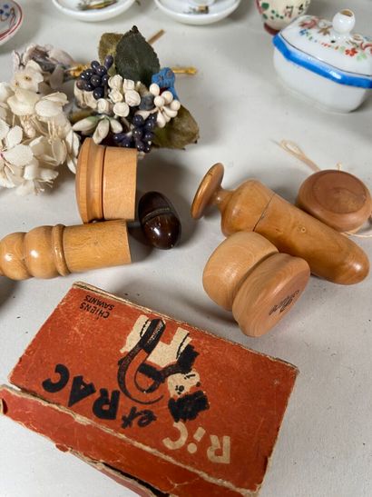 Very large lot of accessories and mismatched...