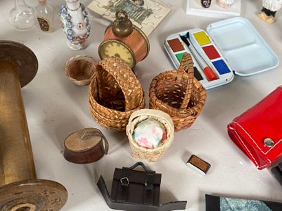 Very large lot of accessories and mismatched...