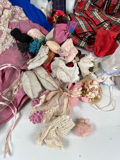 Fashion doll wardrobe with hats - shoes -...