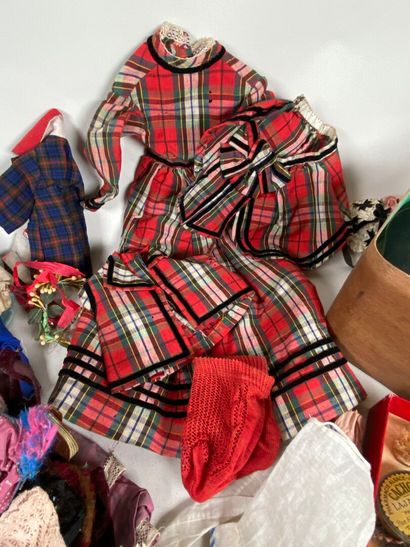 Fashion doll wardrobe with hats - shoes -...
