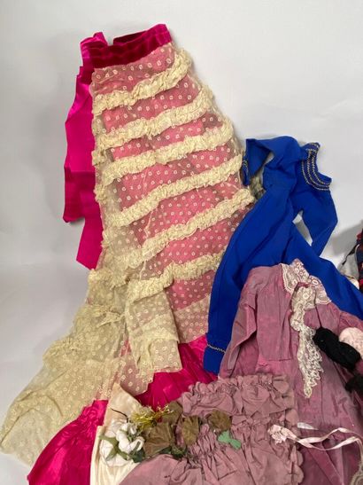 Fashion doll wardrobe with hats - shoes -...