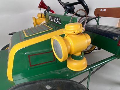 TRIANG.
Pedal car in green and yellow lacquered...