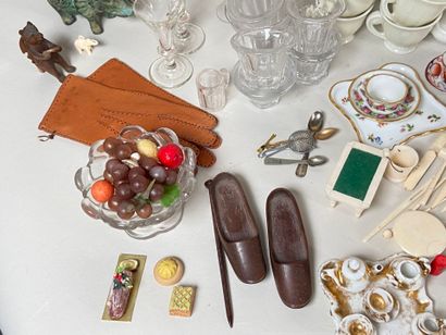 Very large lot of accessories and mismatched...