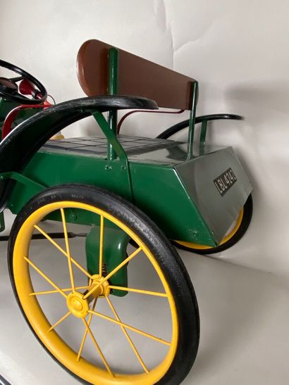 TRIANG.
Pedal car in green and yellow lacquered...