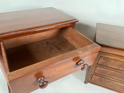 Chest of drawers with four drawers in front,...