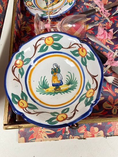 HOUSEHOLD SERVICE. 
Doll's dinette in earthenware...