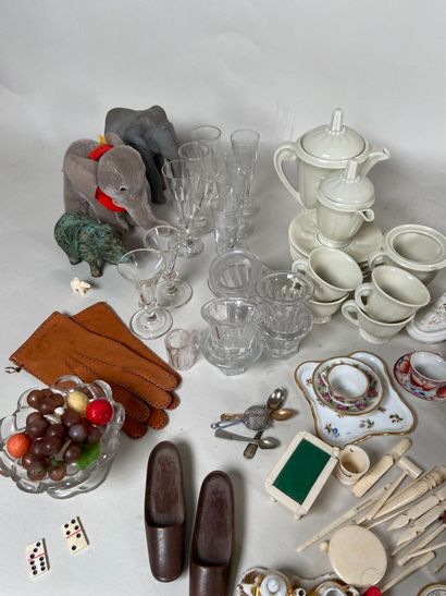 Very large lot of accessories and mismatched...