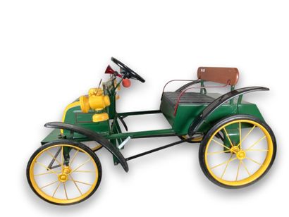 TRIANG.
Pedal car in green and yellow lacquered...