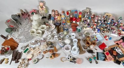 Very large lot of accessories and mismatched...