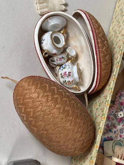 Small fashion doll travel box with domed...