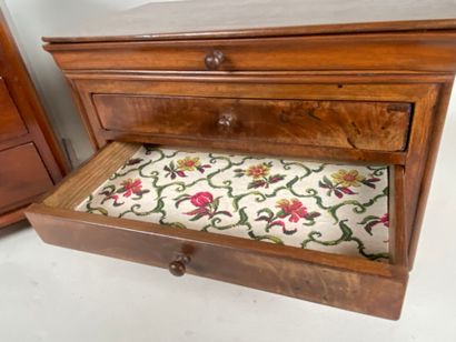 Chest of drawers with four drawers in front,...