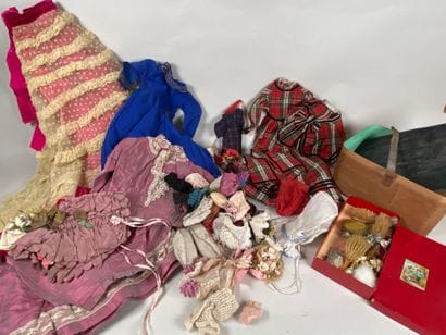 Fashion doll wardrobe with hats - shoes -...