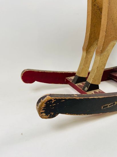 Rocking horse in polychrome wood
58 x 80...