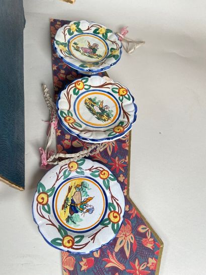 HOUSEHOLD SERVICE. 
Doll's dinette in earthenware...