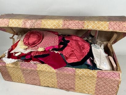 Cardboard and glued paper travel box with...