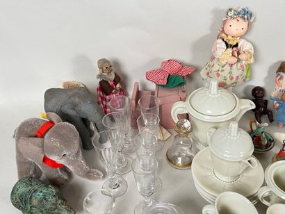 Very large lot of accessories and mismatched...