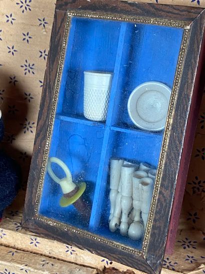 Small fashion doll travel box with domed...