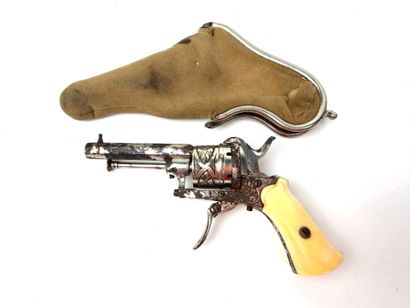 Belgique, fin XIXème.
Petit revolver de poche...
