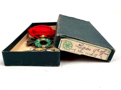 France, 2ème GM.
Décorations d'un officier.
-...