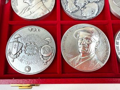 France, XXème.
Collection de 24 médailles...