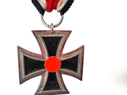 Allemagne, 2ème GM.
Croix de fer 2ème classe...