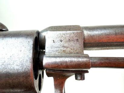 Belgique, Milieu XIXème.
Revolver à broche...