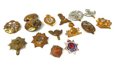 Great Britain, 2nd GM.
Lot of caps, badges...