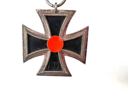 Allemagne, 2ème GM.
Croix de fer 2ème classe...