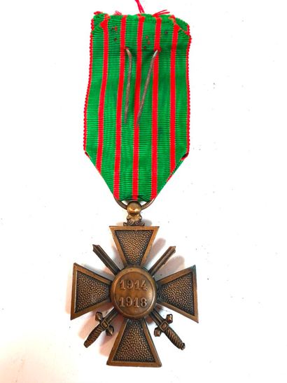 France, 1ère GM.
Lot de trois décorations,...