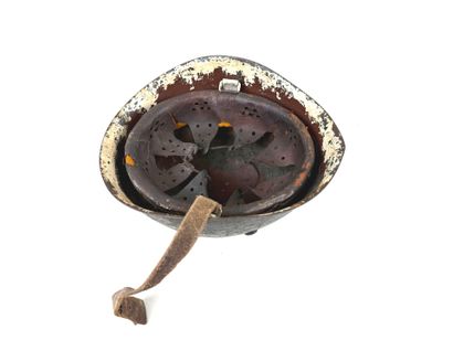 Italie, 2ème GM.
Casque réglementaire modèle...