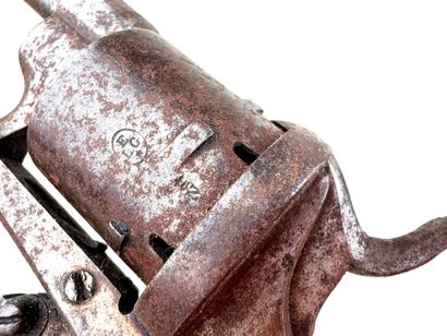 Belgique, Milieu XIXème.
Revolver à broche...