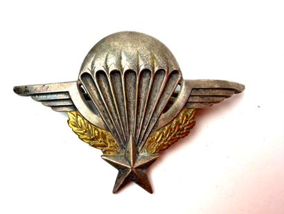 France, XXème.
Lot d'insignes régimentaires...