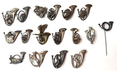 France, XXème.
Ensemble de 16 insignes de...
